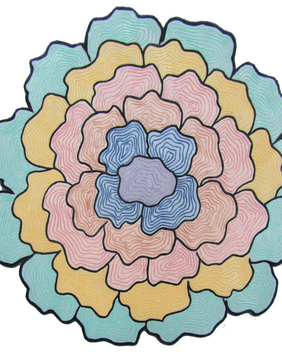 Roosvenster vloerkleed MZ-Y036, laag over laag pastelkleurige bloemblaadjes in blauw, geel en roze