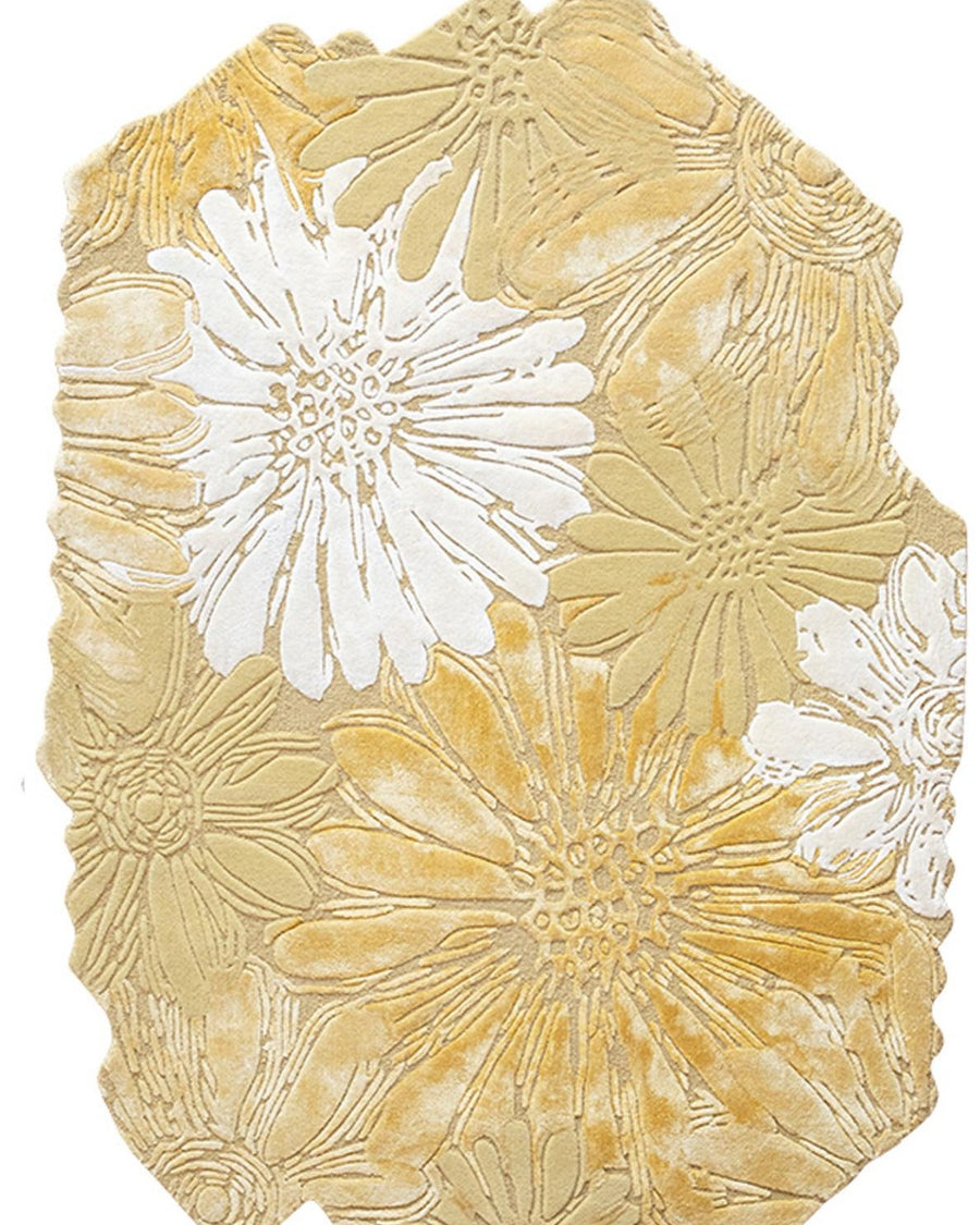 Zon vloerkleed MZ-Y090, witte chrysanten in reliëf op een warm okergeel vlak