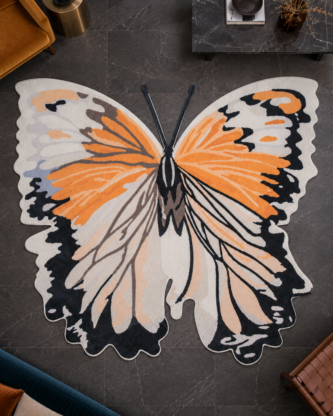 Vlinder vloerkleed MZ-Y099, het kleed is de vlinder: oranje, crème en zwarte vleugels met alle details in de tufting, beeld 3